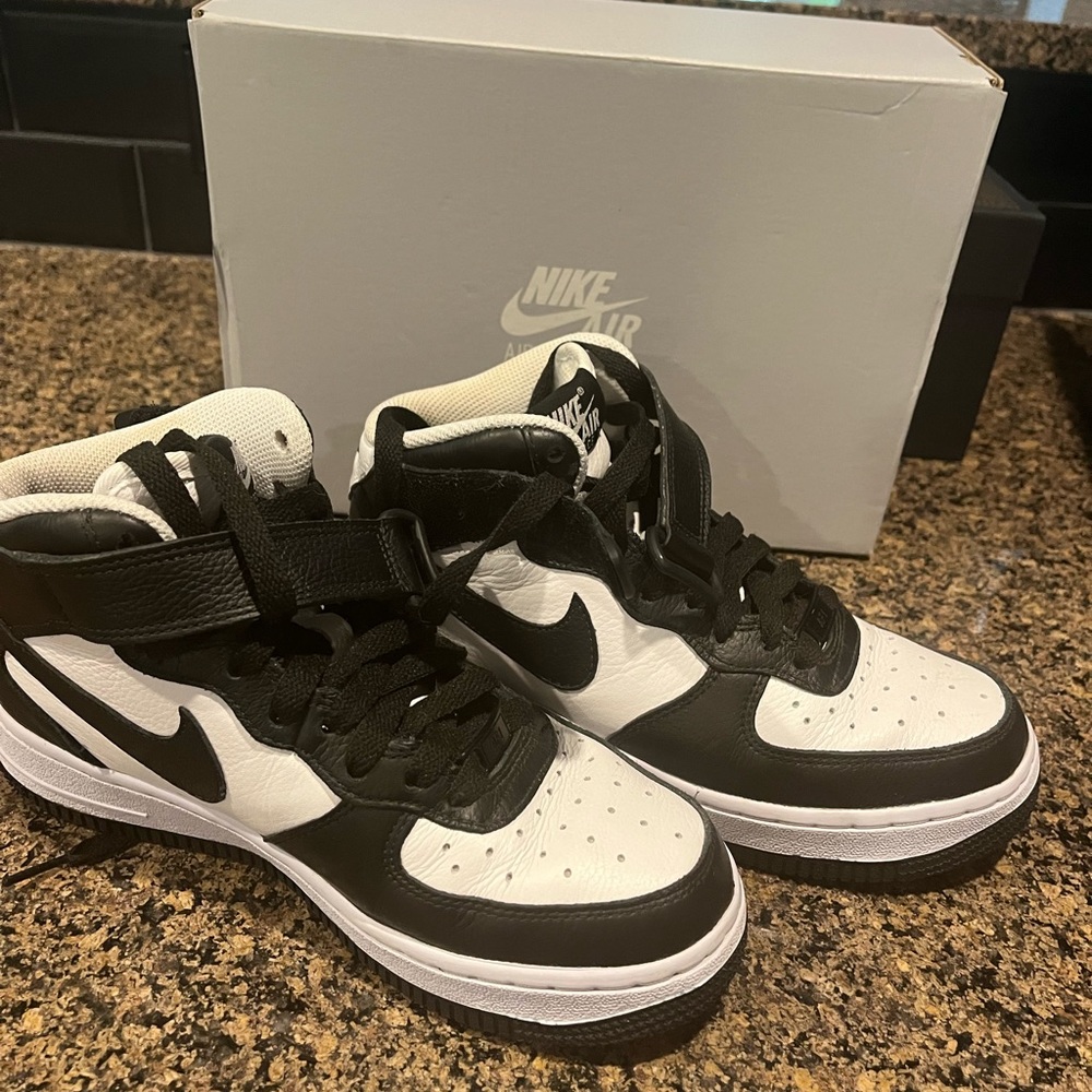Air Force 1 Mids
